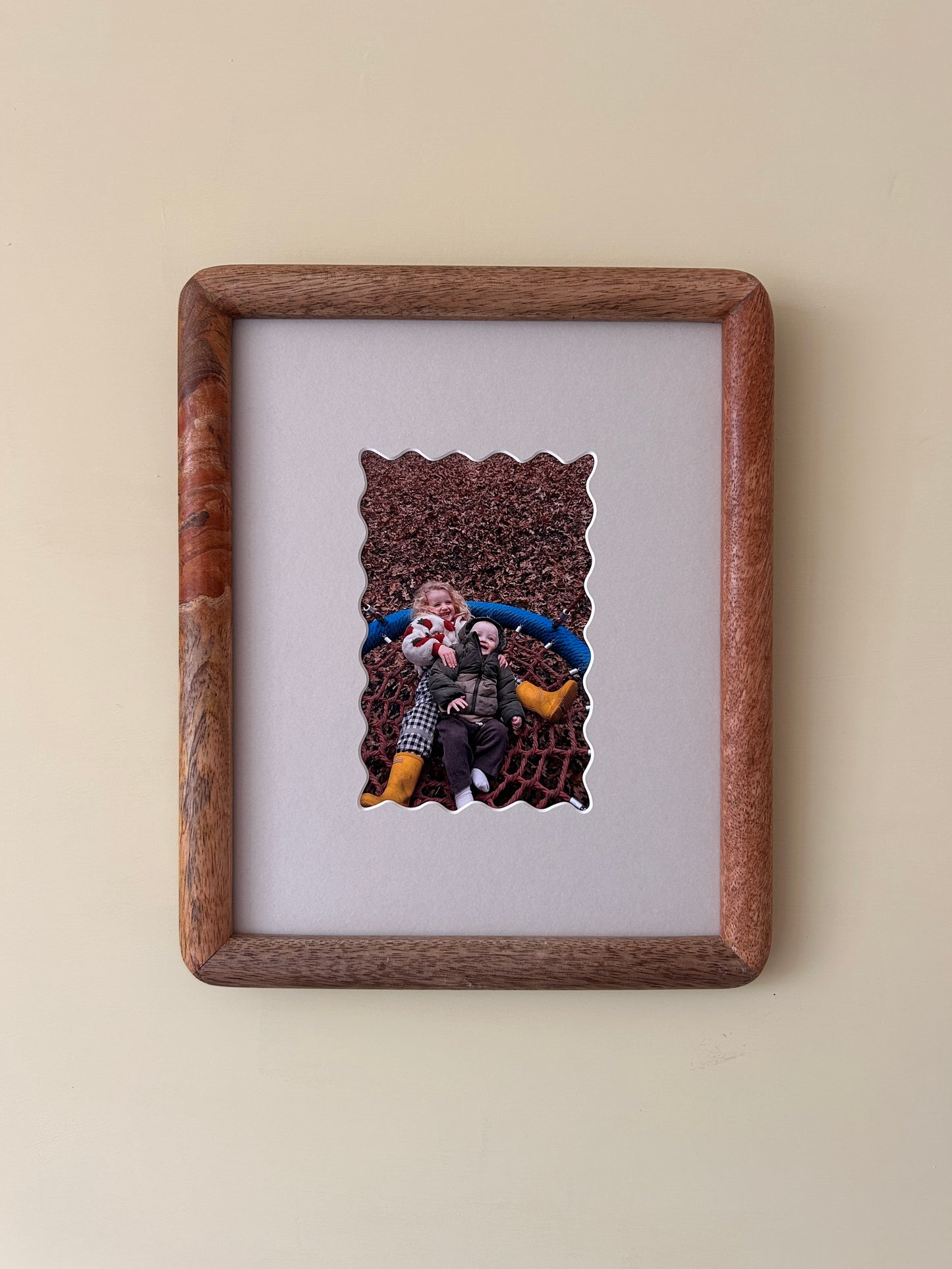 10X8 Inch Luxury Wiggle Mount (With Colour Options)