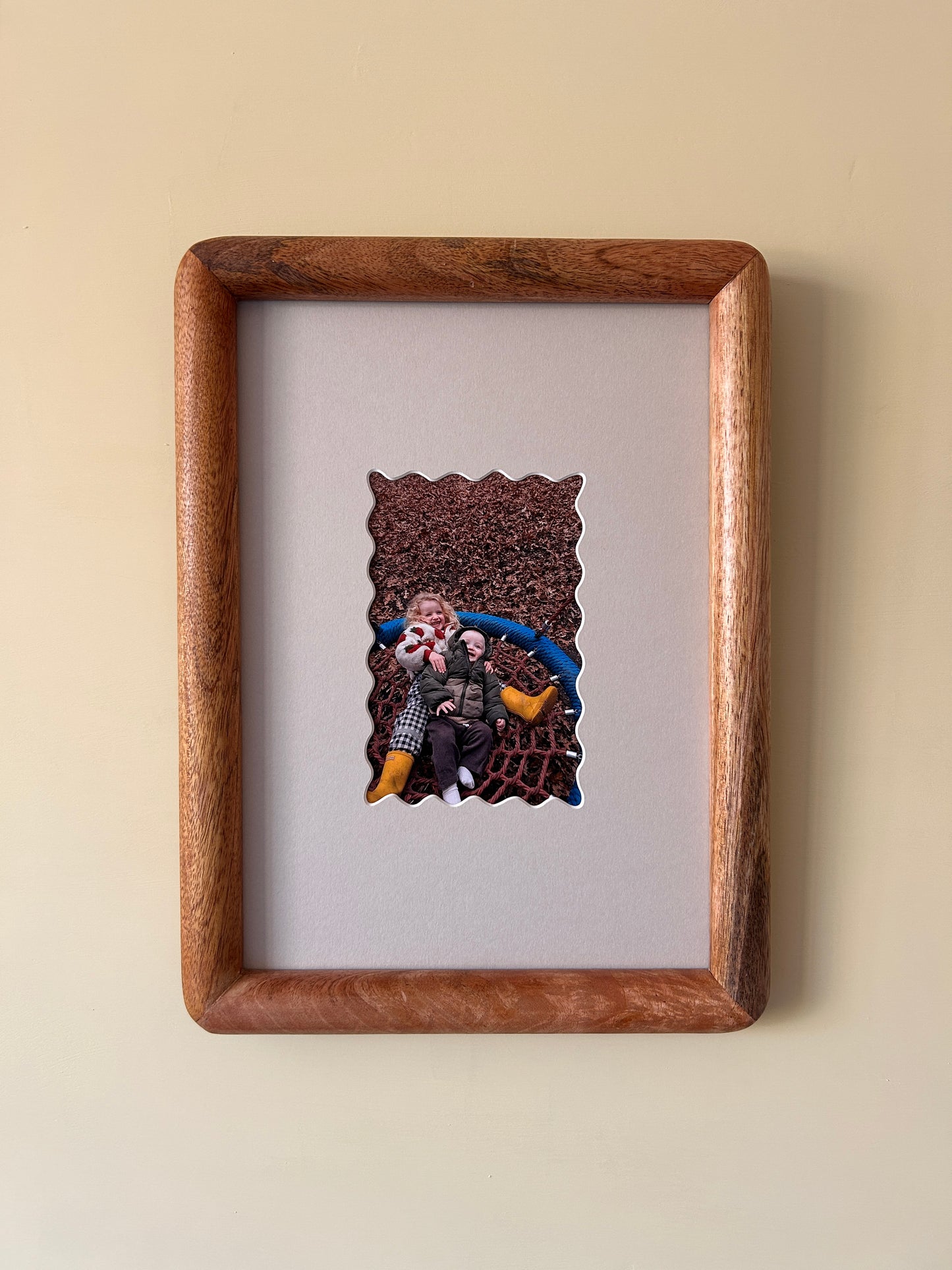 A4 Luxury Wiggle Mount (With Colour Options)