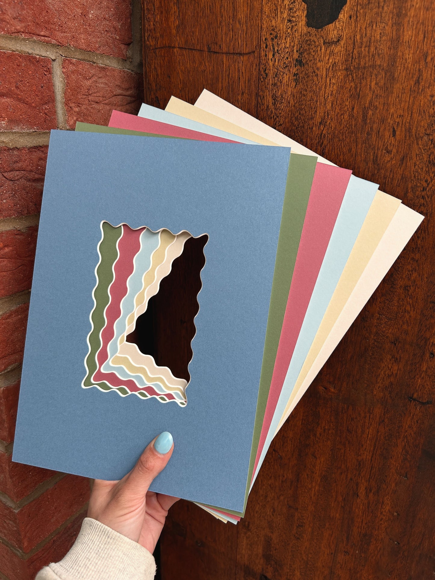 A4 Luxury Wiggle Mount (With Colour Options)